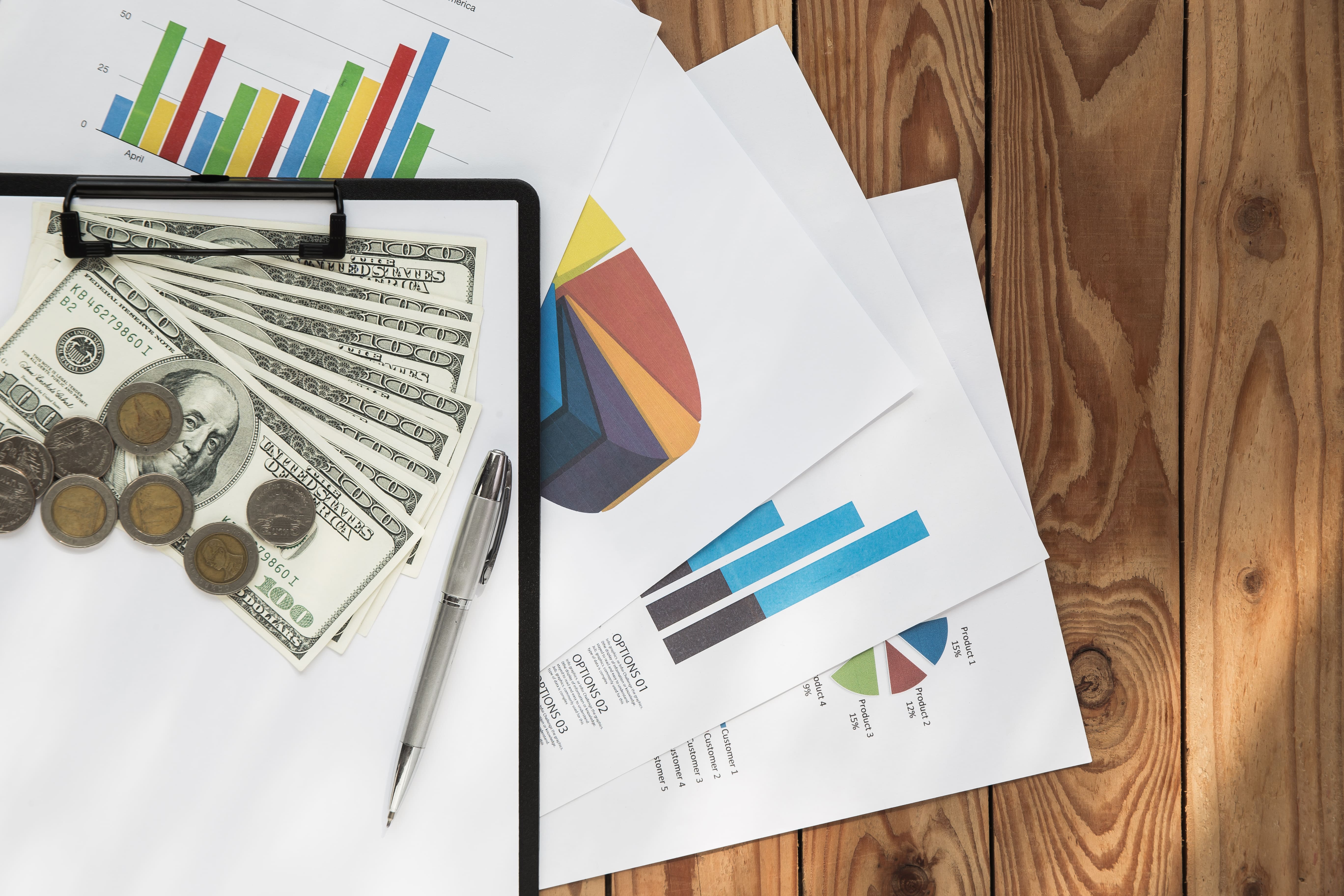 flat-lay-business-chart-wood-background (2)